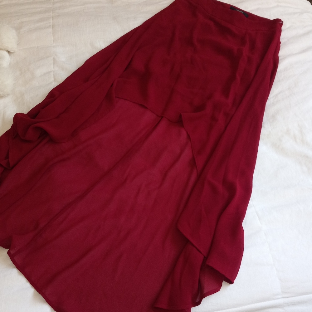 FOREVER 21 sm maroon high-low skirt